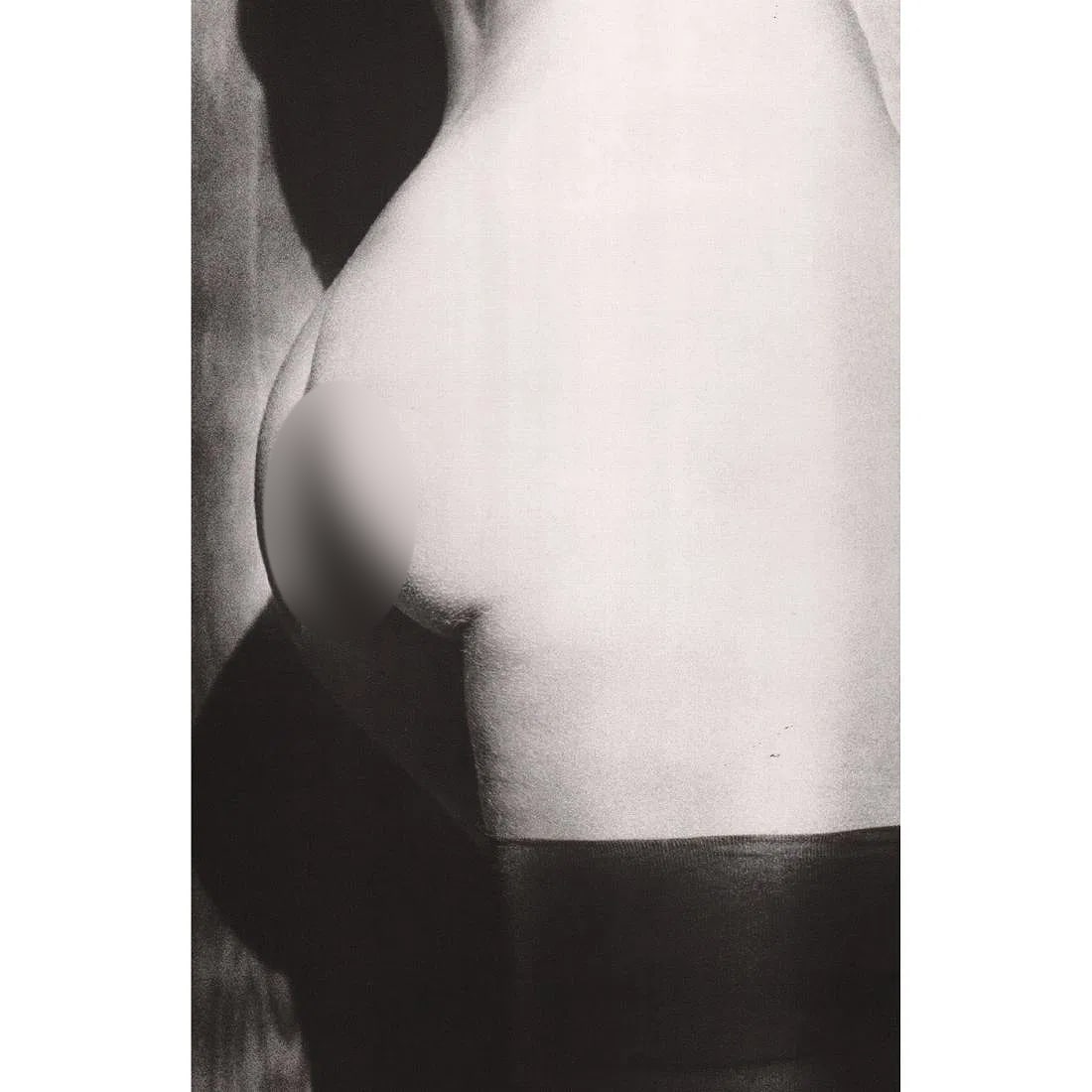 Ralph Gibson (American ,1960–1962 ) Print: Ralph Gibson (American ,1960–1962 ) Print. Nude. Printed in 1980's. 7.00 x 10.50 inches. Please be aware that all lots in our auctions are sold "AS IS," in accordance with the Terms & Conditions of