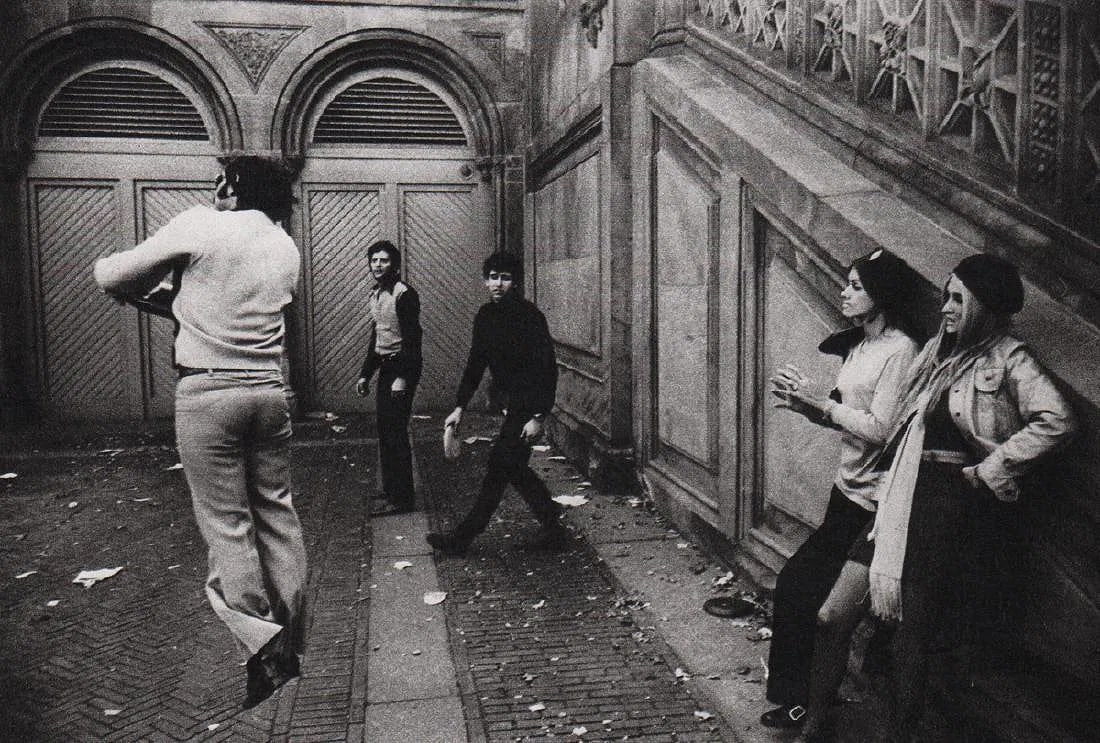 Garry Winogrand (American ,1928-1984) Print: Garry Winogrand (American ,1928-1984) Print. Central Park, New York City. Printed in 1972. 7.25 x 5.00 inches. Please be aware that all lots in our auctions are sold "AS IS," in accordance with the