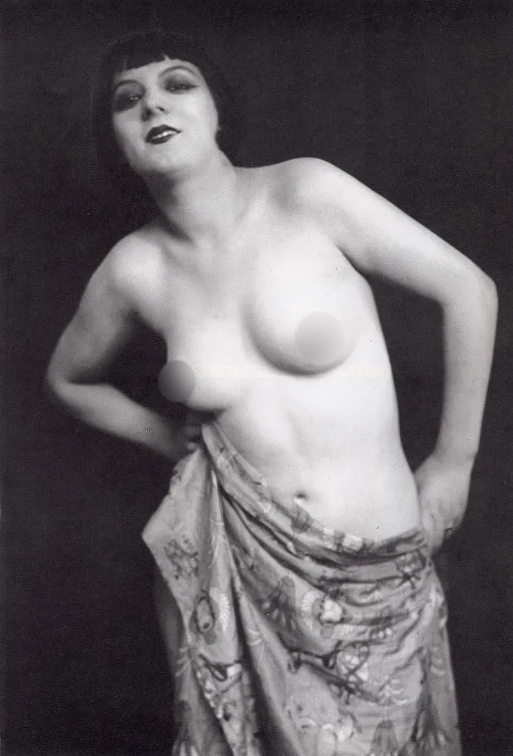 Man Ray (American, 1890-1976) Print: Man Ray (American, 1890-1976) Print. Kiki de Montparnasse, "1922". Printed in 1982. 8.05 x 11.80 inches. Please be aware that all lots in our auctions are sold "AS IS," in accordance with the Terms &