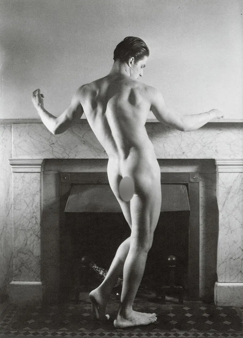 George Platt-Lynes (American ,1907 - 1955) Print: George Platt-Lynes (American ,1907 - 1955) Print. Male Figure, "1932". Printed in 1993. 6.10 x 8.45 inches. Please be aware that all lots in our auctions are sold "AS IS," in accordance with the