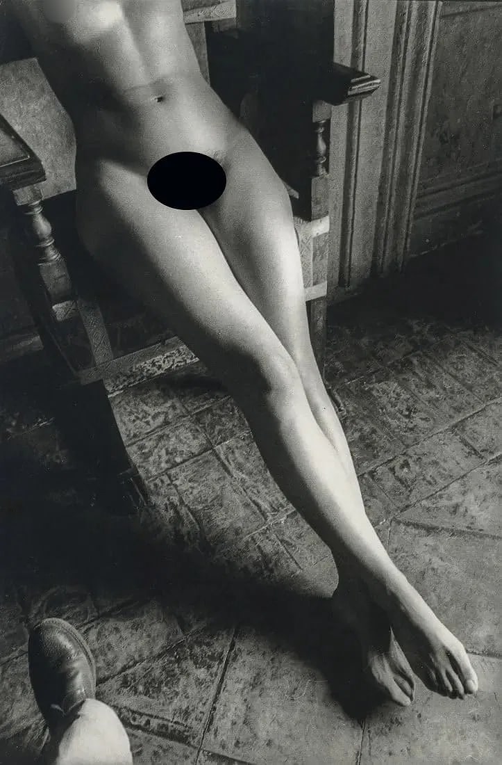 Willy Ronis (France ,1910-2009) Print: Willy Ronis (France ,1910-2009) Print. Female Figure. Printed in 1995. 5.15 x 7.85 inches. Please be aware that all lots in our auctions are sold "AS IS," in accordance with the Terms & Conditions of