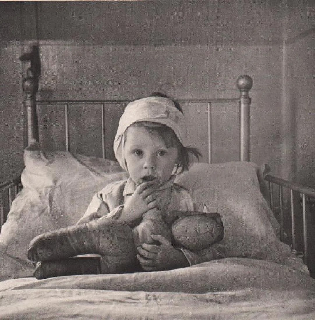 Cecil Beaton (British, 1904-1980) Print: Cecil Beaton (British, 1904-1980) Print. Bomb Victim, London. Printed in 1968. 6.00 x 6.50 inches. inches. Please be aware that all lots in our auctions are sold "AS IS," in accordance with the Terms