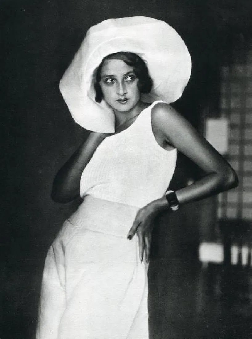 Jh Lartigue (France,1894-1986) Print: Jh Lartigue (France,1894-1986) Print. Actress Renee Divrac, Biarritz, "1931". Printed in 1930. 6.50 x 7.00 inches. Please be aware that all lots in our auctions are sold "AS IS," in accordance with