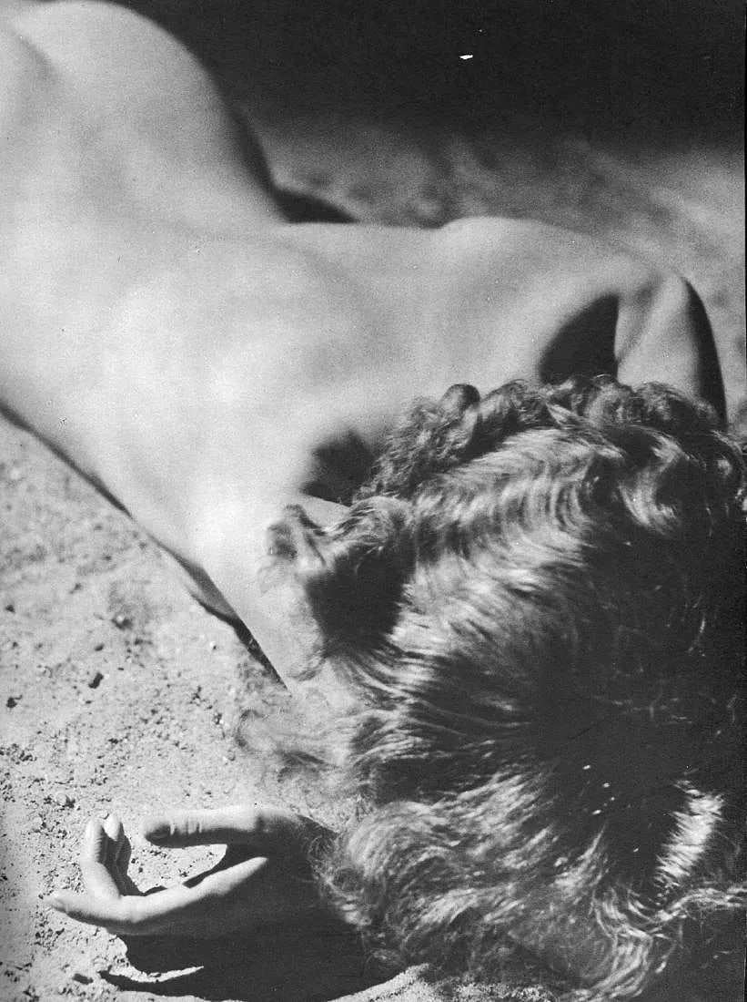 John Everard (British, 1876â€“1947) Print: John Everard (British, 1876â€“1947) Print. Nude. Photogravure, Printed in 1936. 9.50 x 11.50 inches. Not hand-signed unless otherwise stated. Lots that contain nudity have been