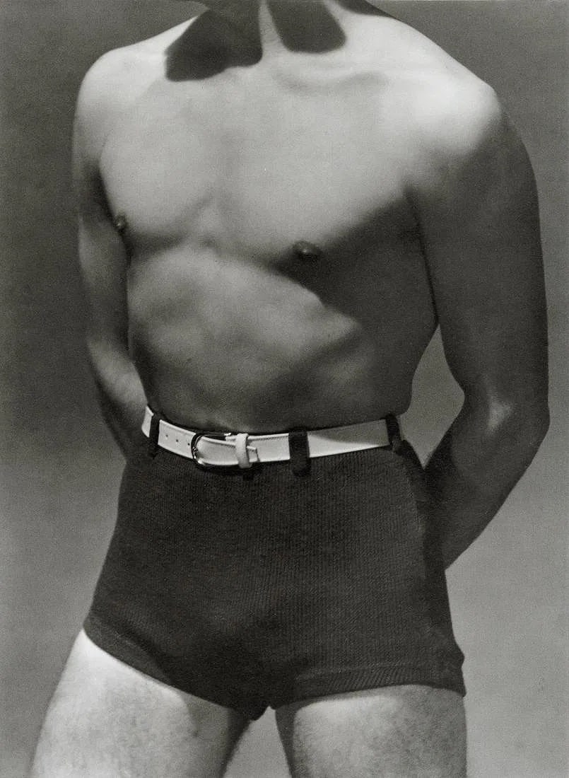 George Hoyningen-Huene (American,1900â€“1968) Print: George Hoyningen-Huene (American,1900â€“1968) Print. Beach Fashion, "1930". Photogravure, Printed in 1998, Hong Kong. 6.60 x 9.00. Not hand-signed unless otherwise stated. Lots that c