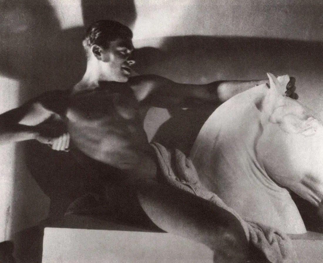 George Hoyningen-Huene (American,1900â€“1968) Print: George Hoyningen-Huene (American,1900â€“1968) Print. Horst P. Horst. Photogravure, Printed in 1980s, Japan. 6.00 x 7.00. Not hand-signed unless otherwise stated. Lots that contain