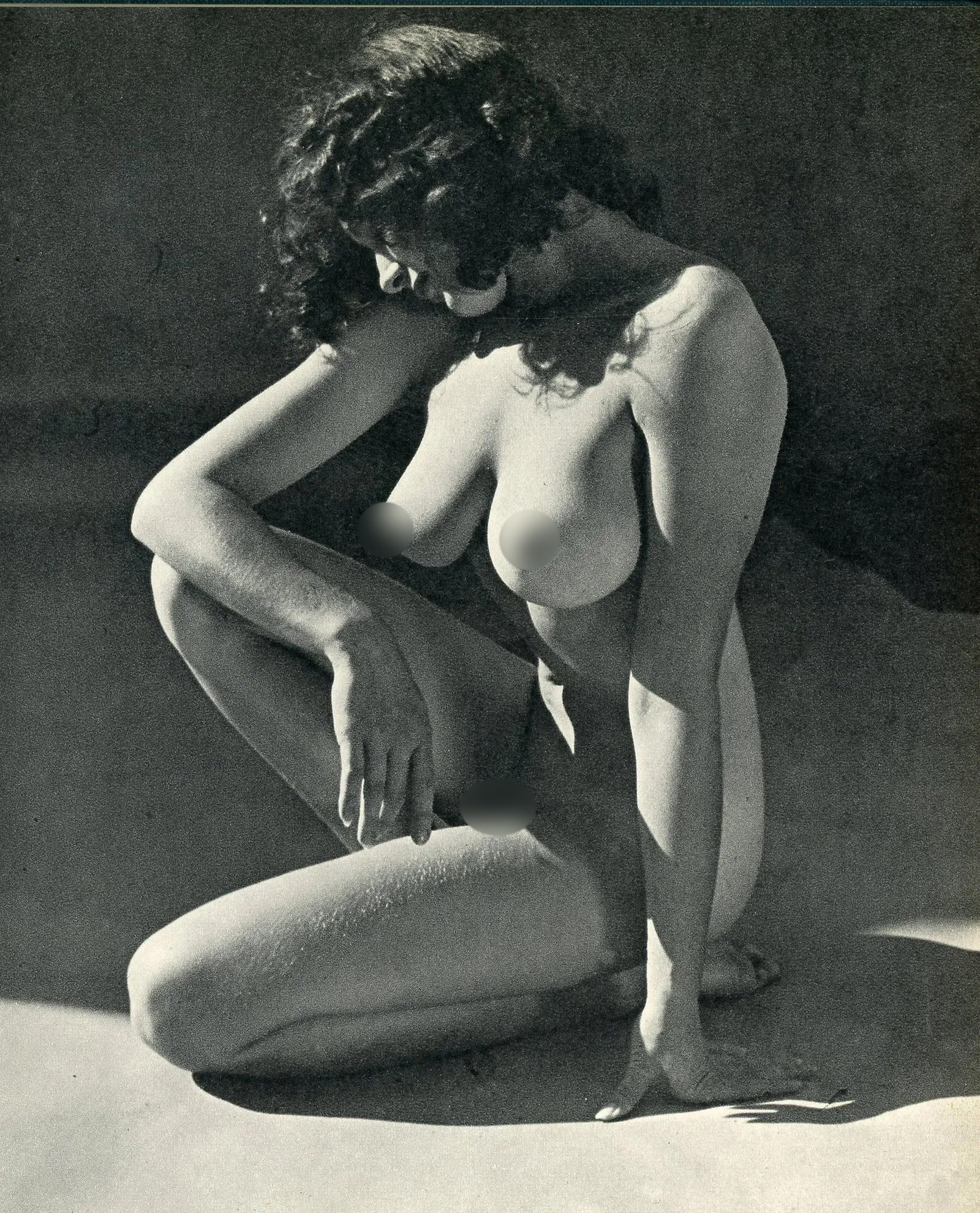 Andre de Dienes (Hungarian-American, 1913-1985) Print: Andre de Dienes (Hungarian-American, 1913-1985) Print. Nude. Photogravure, Printed in 1956. 7.00 x 5.875 inches. Printed during the artistâ€™s lifetime. Not hand-signed unless