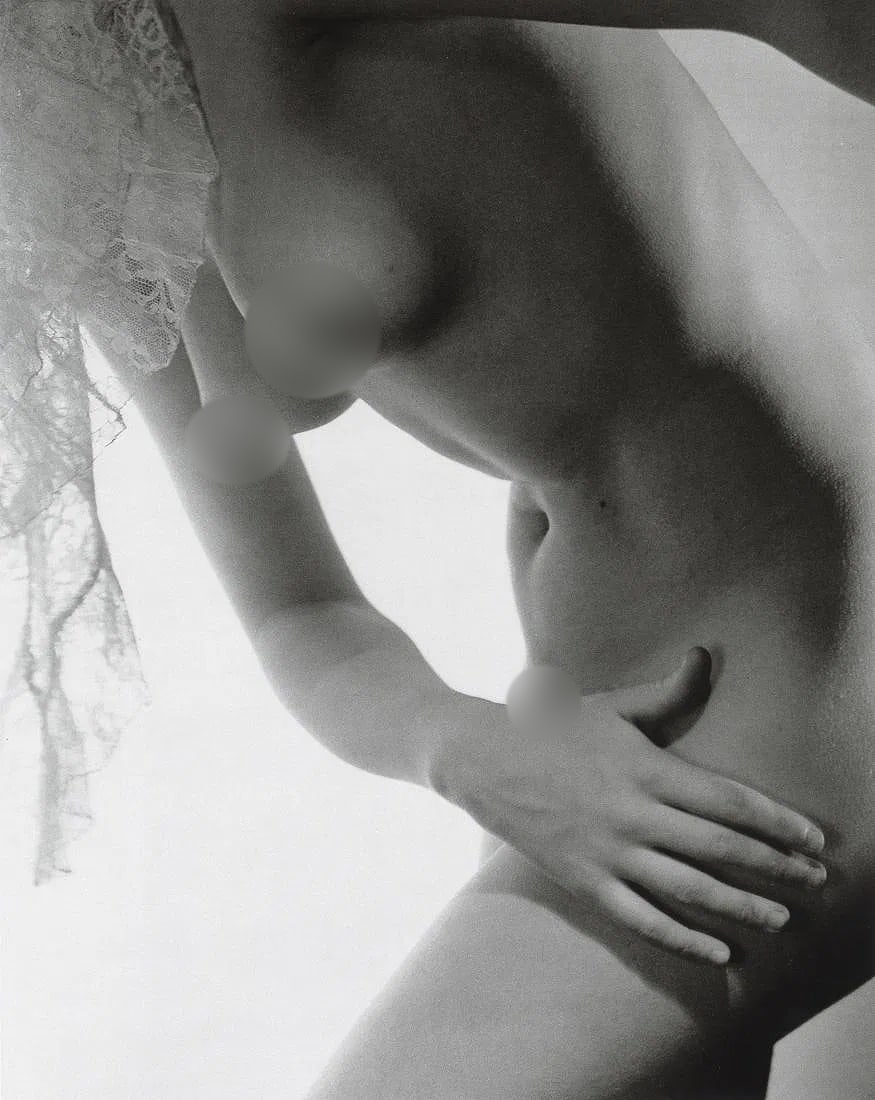 Horst P. Horst (German-American, 1906â€“1999) Print: Horst P. Horst (German-American, 1906â€“1999) Print. Bending Nude, "1941". Photogravure, Printed in 1992, Japan. 9.50 x 11.90 inches. Not hand-signed unless otherwise stated. Lots tha