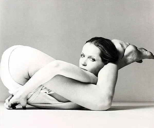 Richard Avedon (American, 1923-2004) Veruschka Print: Richard Avedon (American, 1923-2004) Veruschka, New York City, New York, "1972"Print. 24.00 x 20.00 inches. Not hand-signed unless otherwise stated. Lots that contain nudity have been partially obscur