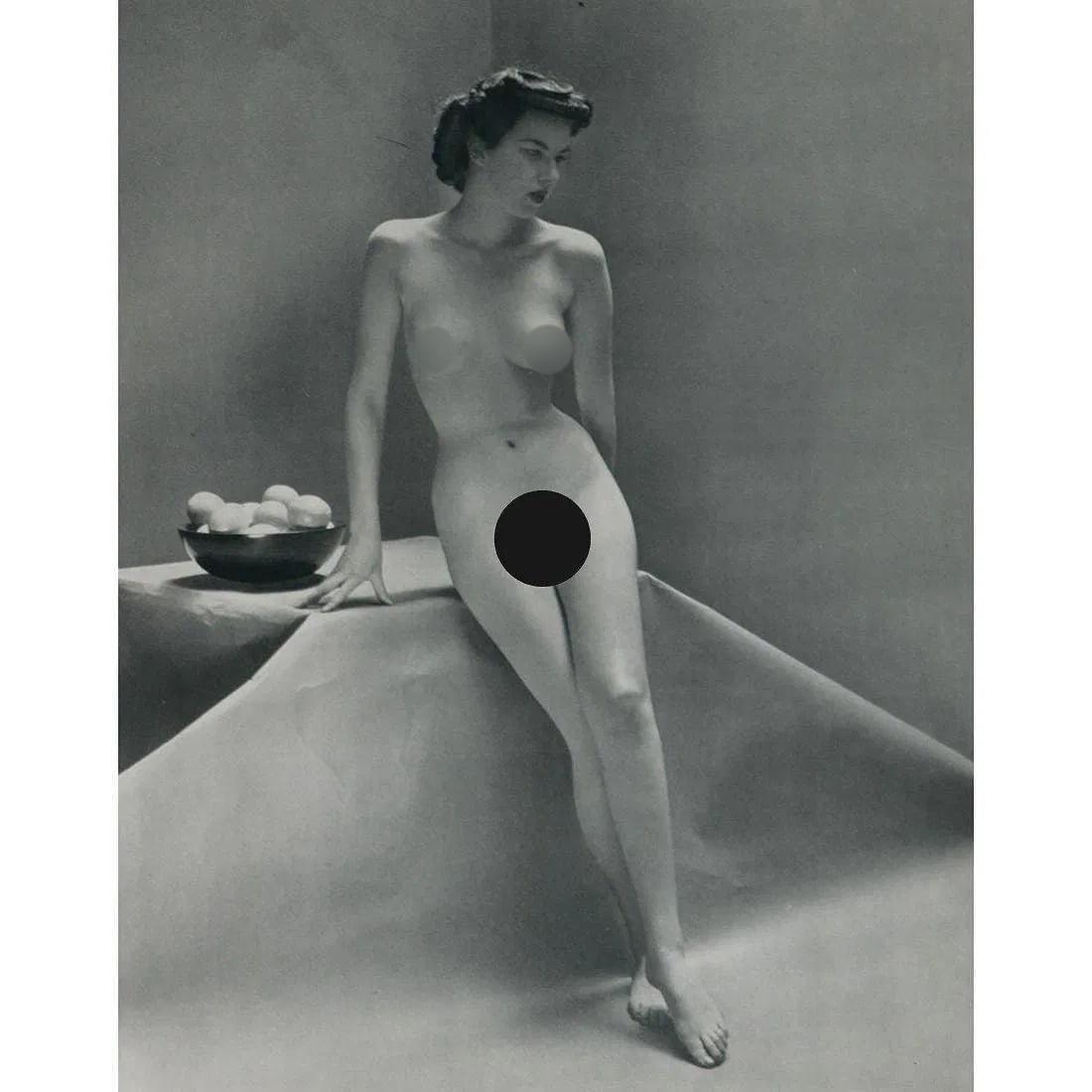 Andre de Dienes (Hungarian-American, 1913-1985) Print: Andre de Dienes (Hungarian-American, 1913-1985) Print. Nude. Photogravure, Printed in 1950s, France. 11.50 x 9.00 inches. Printed during the artistâ€™s lifetime. Not hand-signed