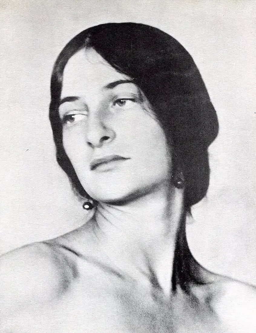 Coomaraswamy, Dr. Ananda K Print: Coomaraswamy, Dr. Ananda K Print. Stella Bloch. Printed in 1926. 6" X 8" inches. Not hand-signed unless otherwise stated. Photomechanical Print. Lots that contain nudity have been partially obscured i
