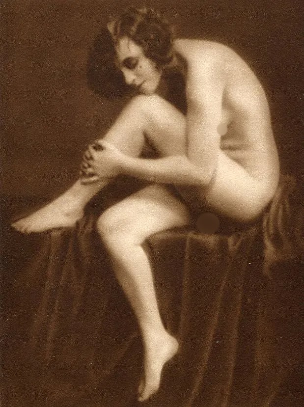 Angelo Print: Angelo Print. Hungarian Woman . Printed in 1926. 6" X 8" inches. Not hand-signed unless otherwise stated. Photomechanical Print. Lots that contain nudity have been partially obscured in the listing;