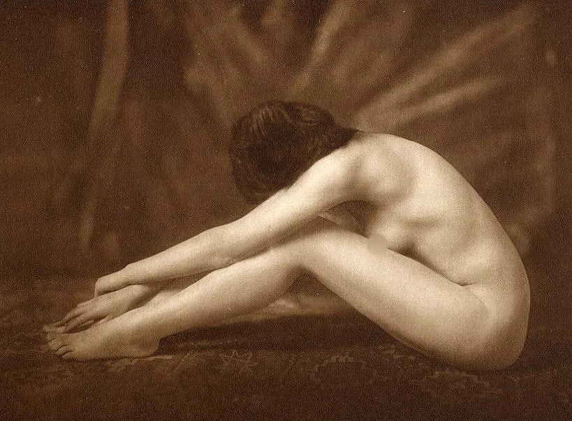 Riess Print: Riess Print. Berlin Woman . Printed in 1926. 6" X 8" inches. Not hand-signed unless otherwise stated. Photomechanical Print. Lots that contain nudity have been partially obscured in the listing; unblu