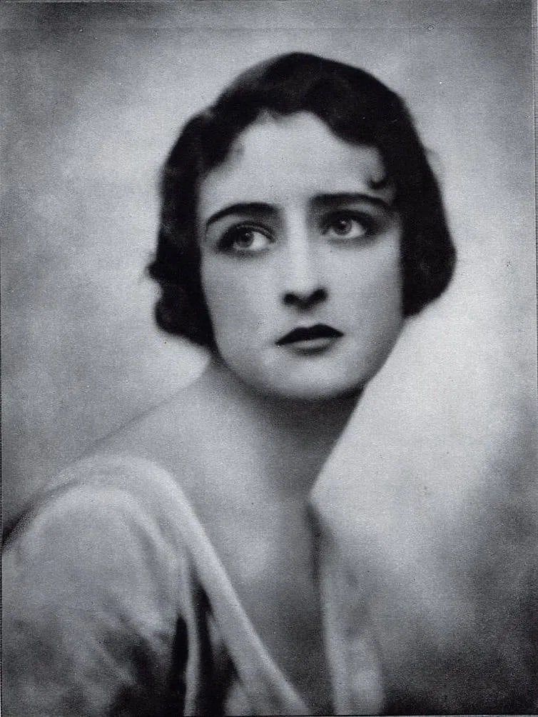 E. O. Hoppe (British, 1878-1972) Print: E. O. Hoppe (British, 1878-1972) Print. Hebe. Printed in 1922. 4 x 5 inches. Not hand-signed unless otherwise stated. Photomechanical Print. Lots that contain nudity have been partially obscured in th