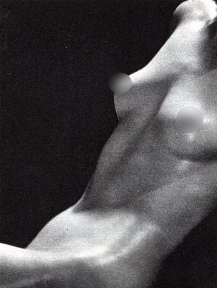 Lazlo Willinger (American-hungarian, 1909-1989) Print: Lazlo Willinger (American-hungarian, 1909-1989) Print. Nude Torso. Printed in 1937. 7 x 8 inches. Not hand-signed unless otherwise stated. Photomechanical Print. Lots that contain nudity have been par