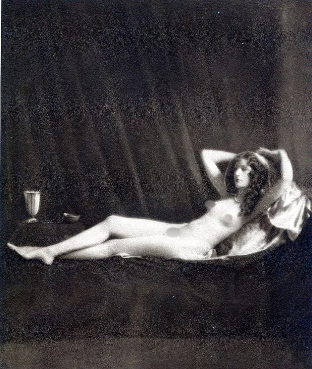E. O. Hoppe (British, 1878-1972) Print: E. O. Hoppe (British, 1878-1972) Print. North American Woman. Printed in 1926. 6 x 7 inches. Not hand-signed unless otherwise stated. Photomechanical Print. Lots that contain nudity have been
