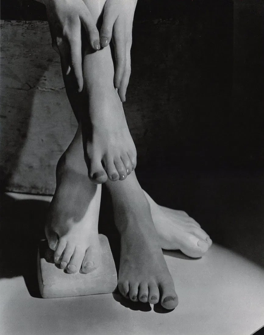 Horst P. Horst (German-American, 1906-1999) Print: Horst P. Horst (German-American, 1906-1999) Print. Barefoot Beauty - Gravure. Printed in 1992. 9.5 x 12 inches. Not hand-signed unless otherwise stated. Photomechanical Print. Lots that contain nudity