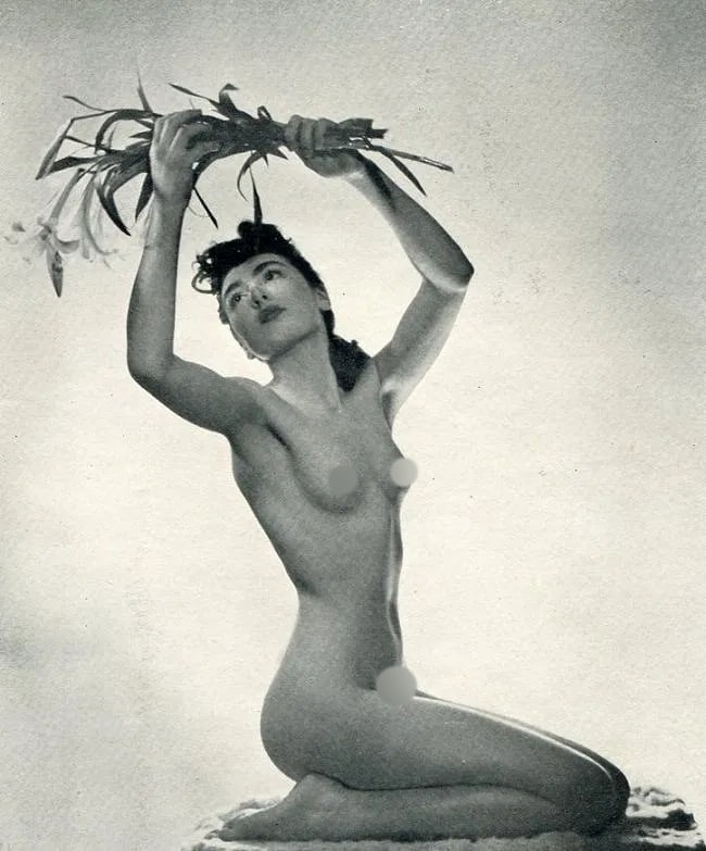 Walter Bird (British, 1903-1969) Print: Walter Bird (British, 1903-1969) Print. Beauty Pamela Herself green? (nude). Printed in 1940s.5.00 x 6.00 inches Not hand-signed unless otherwise stated. Photomechanical Print. Lots that contain