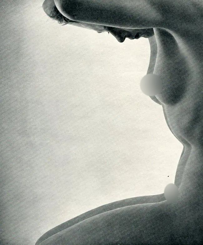 Walter Bird (British, 1903-1969) Print: Walter Bird (British, 1903-1969) Print. Beauty Herself (nude). Printed in 1940s.5.00 x 6.00 inches Not hand-signed unless otherwise stated. Photomechanical Print. Lots that contain nudity have been