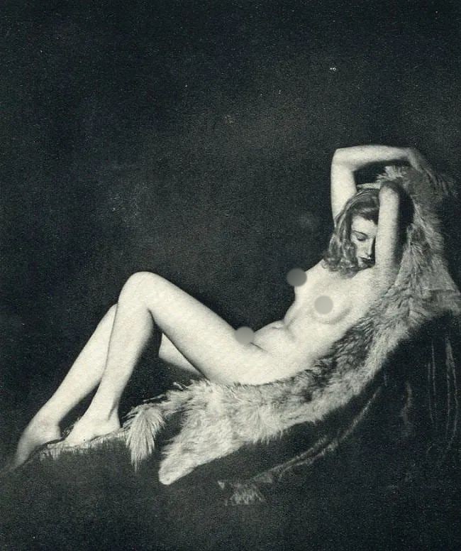 Walter Bird (British, 1903-1969) Print: Walter Bird (British, 1903-1969) Print. Beauty Herself (nude). Printed in 1940s.5.00 x 6.00 inches Not hand-signed unless otherwise stated. Photomechanical Print. Lots that contain nudity have been pa
