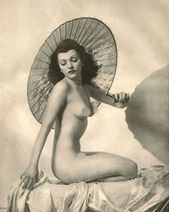Alfred Cheney Johnston (American, 1885-1971): Alfred Cheney Johnston (American, 1885-1971). Nude. Printed in 1937. 7.00 x 8.50 inches Not hand-signed unless otherwise stated. Photomechanical Print. Lots that contain nudity have been partially