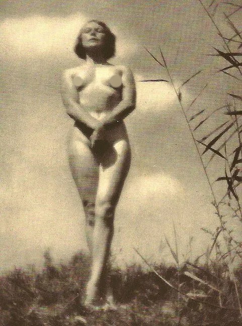 Kalman Szollosy (Hungarian, 1887-1976 ) Print: Kalman Szollosy (Hungarian, 1887-1976 ) Print. Hungarian Woman (nude). Printed in 1937.5.00 x 6.50 inches Not hand-signed unless otherwise stated. Photomechanical Print. Lots that contain nudity have