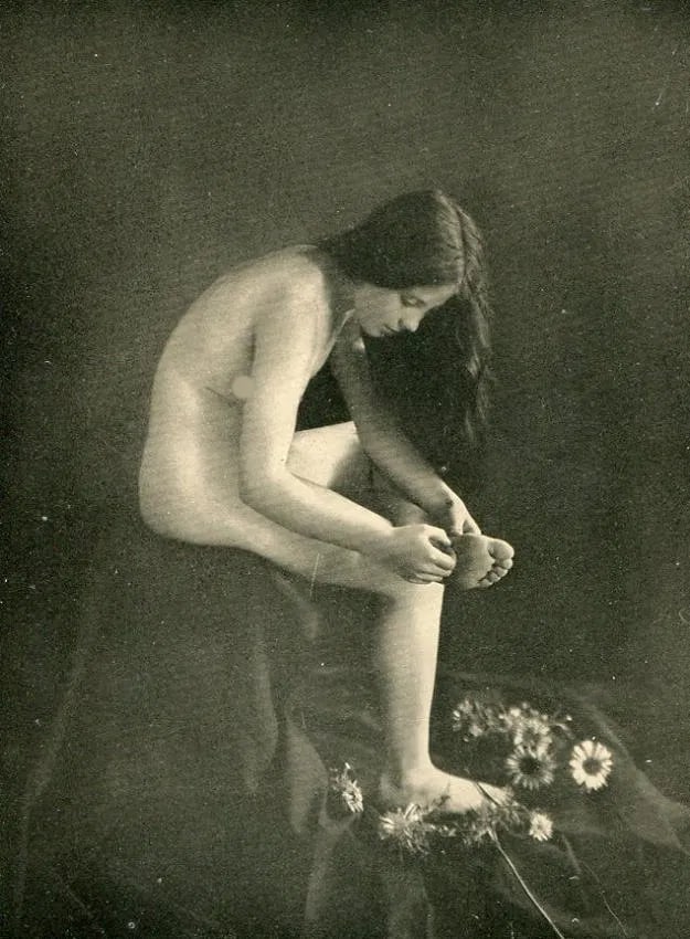 Georg Teicher Print: Georg Teicher Print. Madchenakt. Printed in 1915. 6.00 x 4.00 inches Not hand-signed unless otherwise stated. Photomechanical Print. Lots that contain nudity have been partially obscured in the