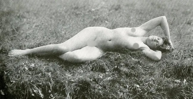 H. von Behringer Print: H. von Behringer Print. Siesta. Printed in 1915. 6.00 x 3.00 inches Not hand-signed unless otherwise stated. Photomechanical Print. Lots that contain nudity have been partially obscured in the