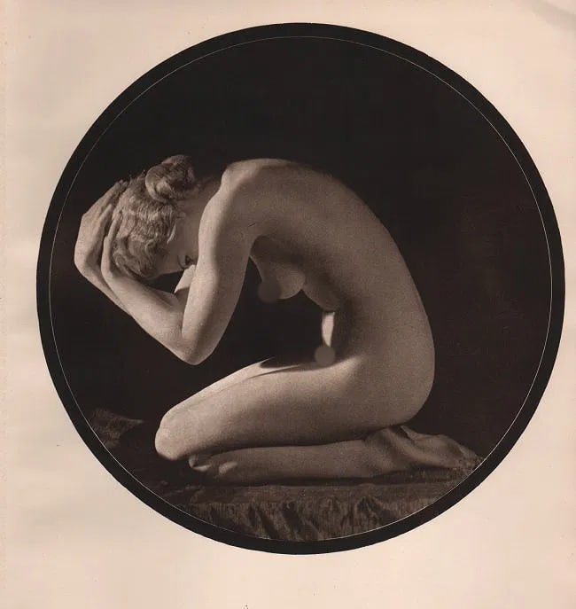 Walter Bird Print: Walter Bird Print. Prayer-Gravure. Printed in 1938. 8. 25 round inches Not hand-signed unless otherwise stated. Photomechanical Print. Lots that contain nudity have been partially obscured in the list
