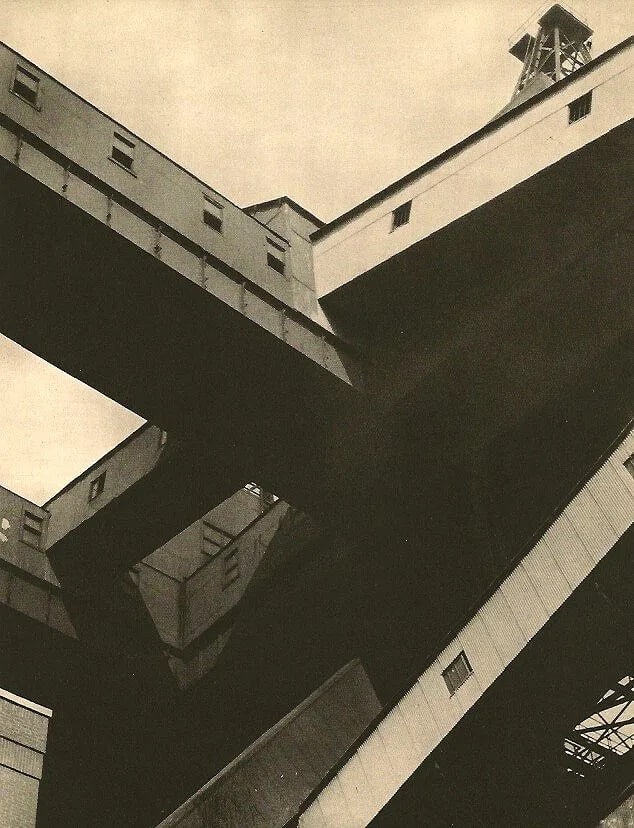 Robert Disraeli Print: Robert Disraeli Print. Industrial Scene. Printed in 1934. 6.00 x 8.00 inches Not hand-signed unless otherwise stated. Photomechanical Print. Lots that contain nudity have been partially obscured in th