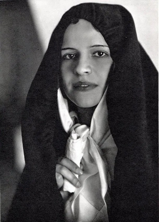 José Ortiz Echagüe (Spanish, 1886-1980) Print: José Ortiz Echagüe (Spanish, 1886-1980) Print. Veiled Woman Puebla de Guzman. Printed in 1963. 6.00 x 8.00 inches Not hand-signed unless otherwise stated. Photomechanical Print. Lots that contain
