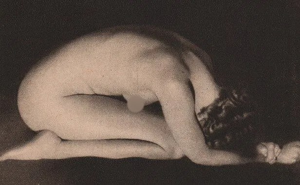 Photo Europe Print: Photo Europe Print. Nude. Printed in 1935. 2.00 x 4.00 inches Not hand-signed unless otherwise stated. Photomechanical Print. Lots that contain nudity have been partially obscured in the listing;