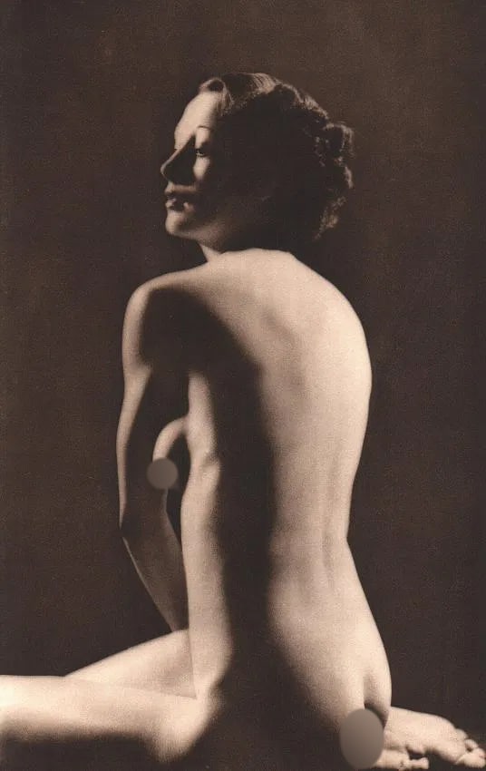 John Everard (British, 1876-1949) Print: John Everard (British, 1876-1949) Print. A Study (nude). Printed in 1937. 7.50 x 11.00 inches Not hand-signed unless otherwise stated. Photomechanical Print. Lots that contain nudity have been