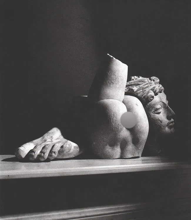 Horst P. Horst (German-American, 1906-1999) Print: Horst P. Horst (German-American, 1906-1999) Print. Oyster Statuary Bay 1989. Printed in 1992. 9.50 x 11.00 inches Not hand-signed unless otherwise stated. Photomechanical Print. Lots that contain