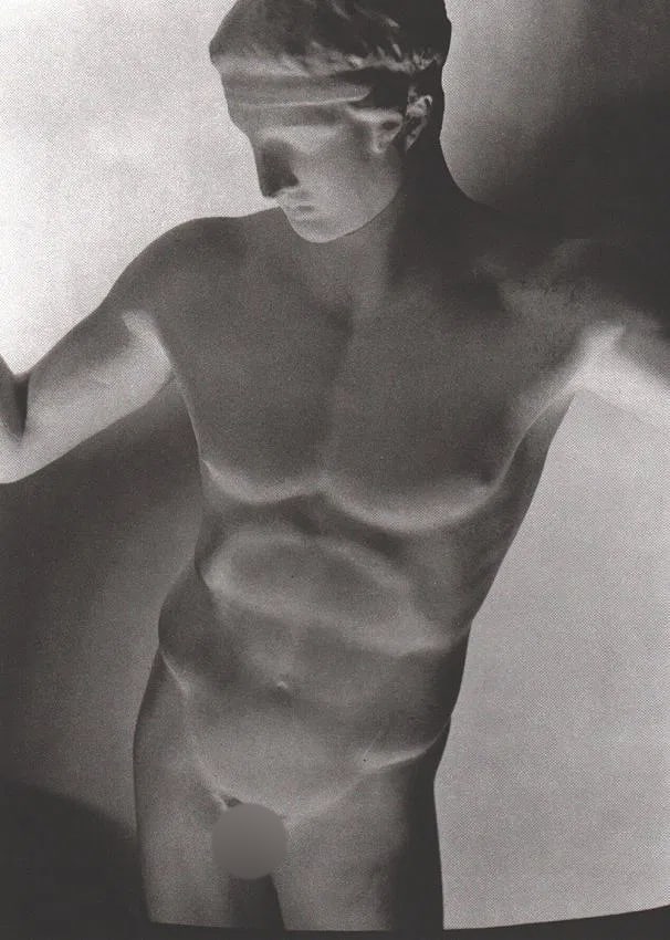 Horst P. Horst (German-American, 1906-1999) Print: Horst P. Horst (German-American, 1906-1999) Print. Greek Paris Statue 1932. Printed in 1992. 8.50 x 11.50 inches Not hand-signed unless otherwise stated. Photomechanical Print. Lots that contain
