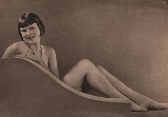 Laub-Rapho Print: Laub-Rapho Print. Nude. Printed in 1935. 8.00 x 5.00 inches Not hand-signed unless otherwise stated. Photomechanical Print. Lots that contain nudity have been partially obscured in the listing;
