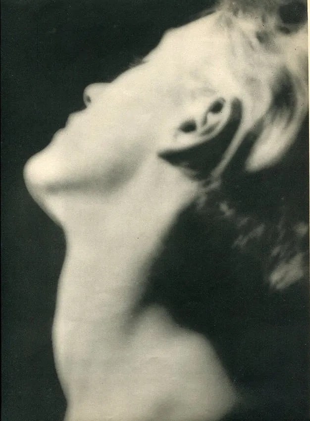 Man Ray (American, 1890- 1976) Print: Man Ray (American, 1890- 1976) Print. Lee Miller (neck). Printed in 1930. 9.00 x 12.00 inches Not hand-signed unless otherwise stated. Photomechanical Print. Lots that contain nudity have been