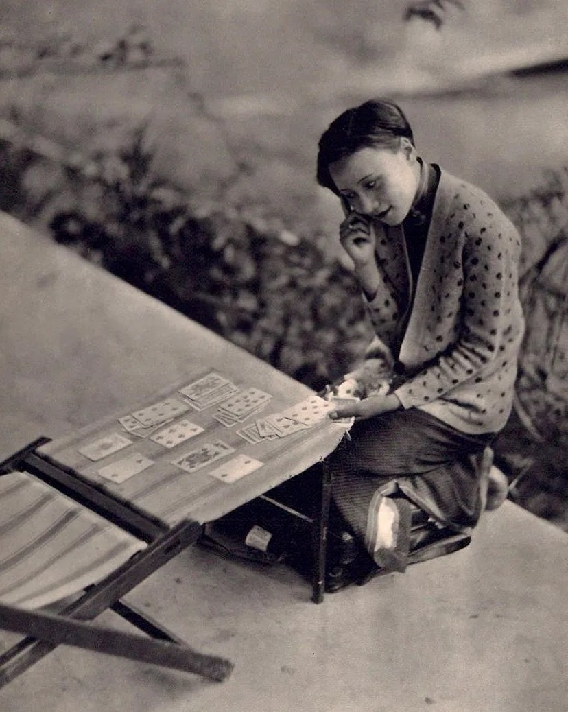 Lewis Wong L Print: Lewis Wong L Print. Concentration. Printed in 1937. 8.50 x 10.50 inches Not hand-signed unless otherwise stated. Photomechanical Print. Lots that contain nudity have been partially obscured in the lis