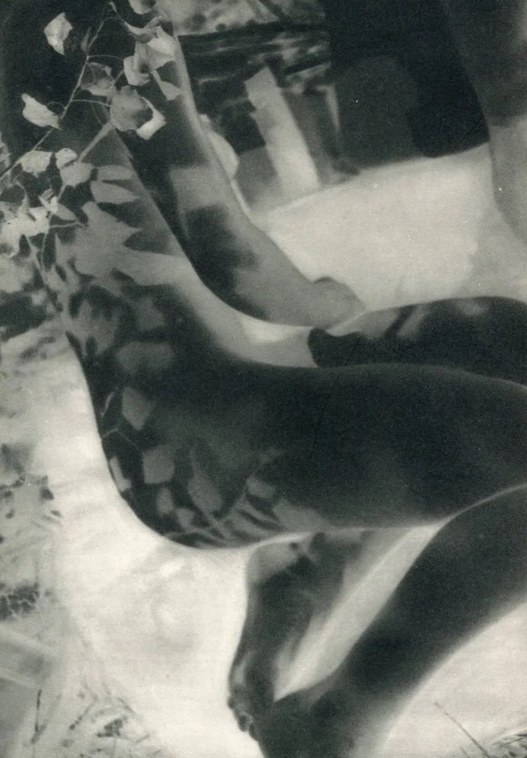 László Moholy Nagy (Hungarian, 1895- 1946) Print: László Moholy Nagy (Hungarian, 1895- 1946) Print. Negatif. Printed in 1933. 6.50 x 9.00 inches Not hand-signed unless otherwise stated. Photomechanical Print. Lots that contain nudity have been