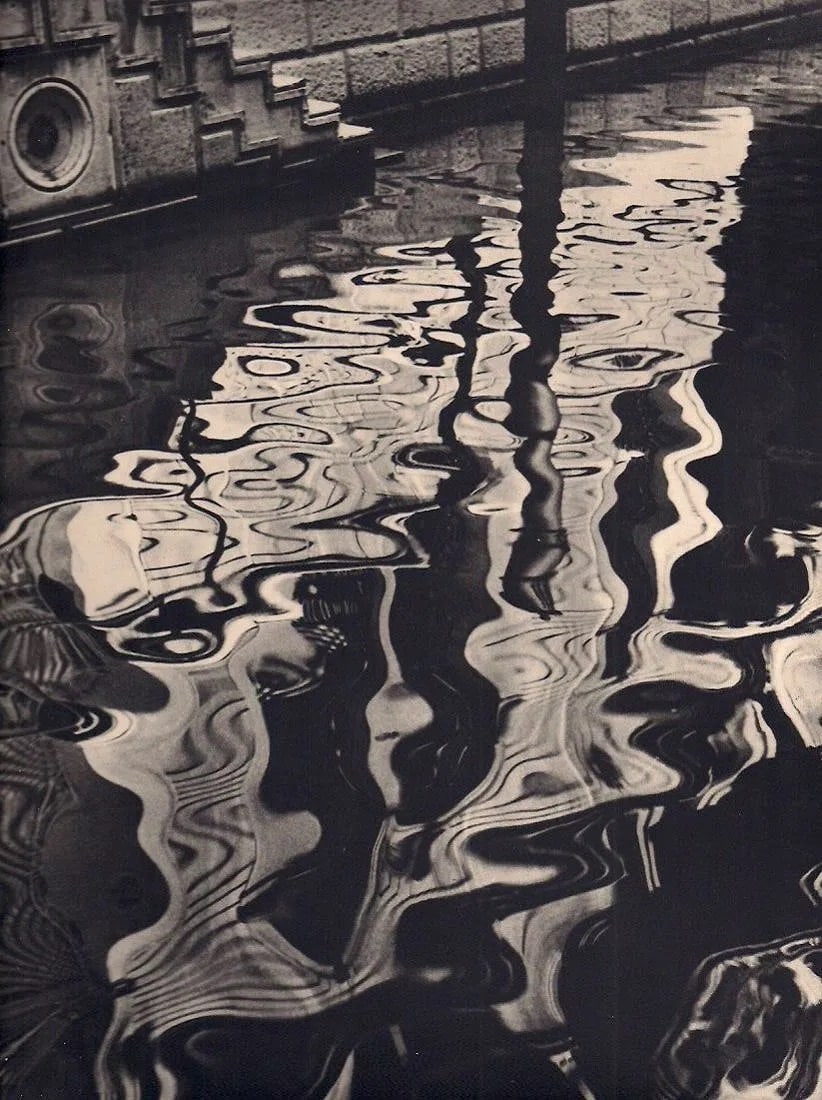 Dr. Halpern Julius Print: Dr. Halpern Julius Print. Vu de Venise Reflets dans L'eau. Printed in 1937. 8.50 x 11.00 inches Not hand-signed unless otherwise stated. Photomechanical Print. Lots that contain nudity have been parti