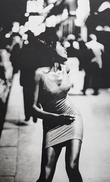 Ellen Von Unwerth (German, b. 1954) Print: Ellen Von Unwerth (German, b. 1954) Print. Twin Palms. Printed in 1994, Japan. 14.00 x 9.00 inches. Not hand-signed unless otherwise stated. Photomechanical Print. Lots that contain nudity have been p