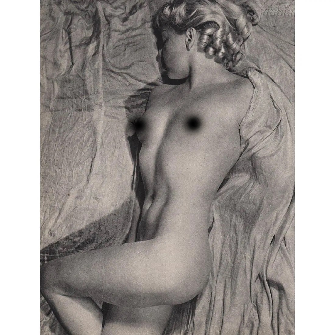 Erwin Blumenfeld (German-American, 1897-1969) Print: Erwin Blumenfeld (German-American, 1897-1969) Print. Nude. Printed in 1930s, France. Gravure. 7.00 x 9.25 inches. Photomechanical Print. Lots that contain nudity have been partially obscured in the