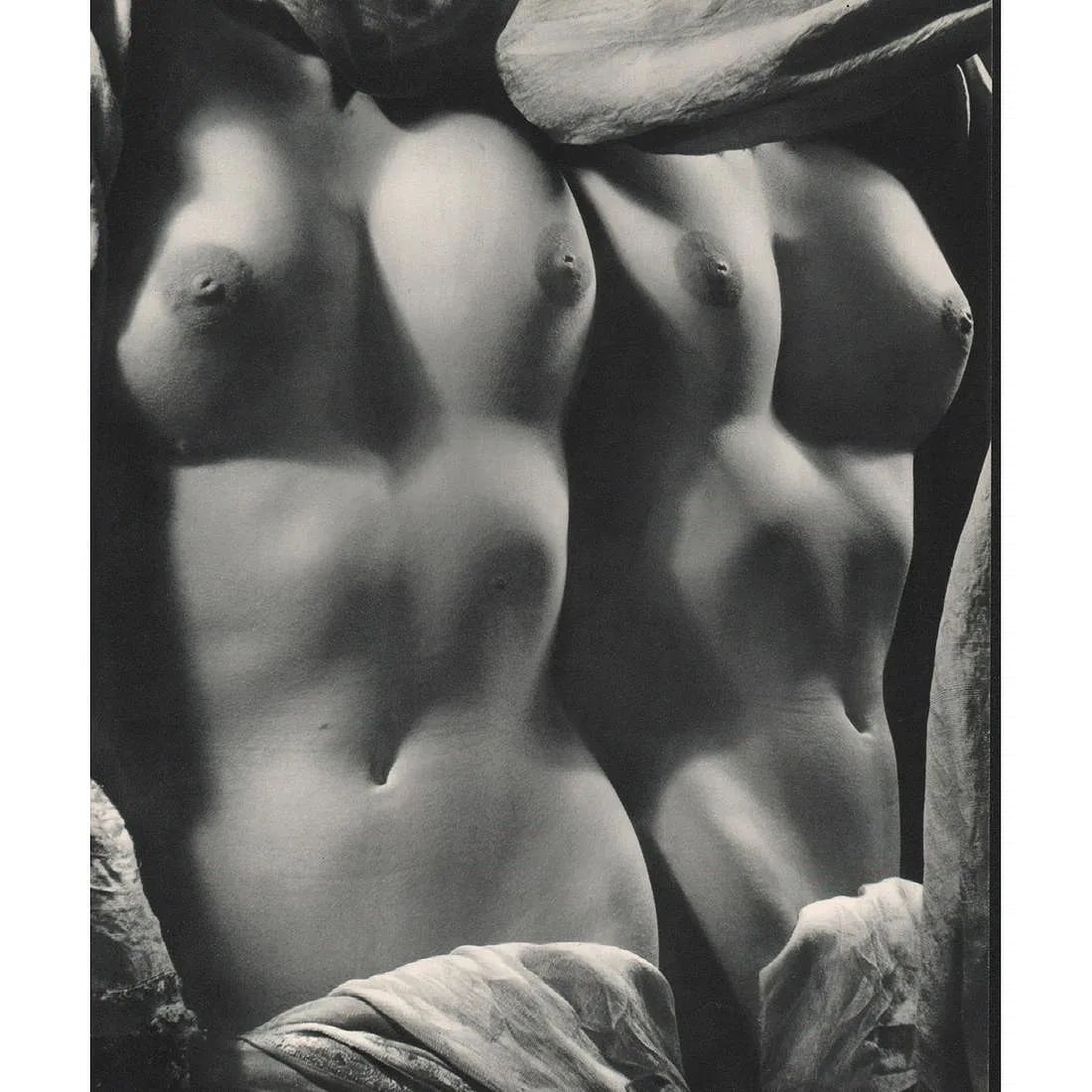 Erwin Blumenfeld (German-American, 1897-1969) Print: Erwin Blumenfeld (German-American, 1897-1969) Print. Nu. Printed in 1930s, France. Gravure. 11.50 x 9.00 inches. Photomechanical Print. Lots that contain nudity have been partially obscured in the