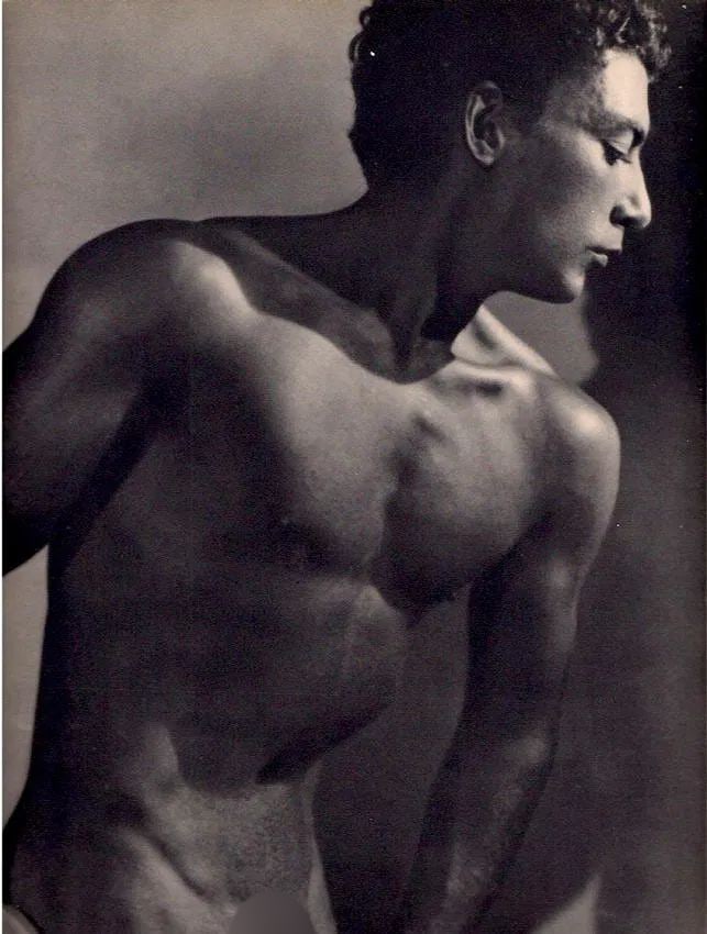 Aram Alban (Egyptian-Armenian, 1883-1961) Print: Aram Alban (Egyptian-Armenian, 1883-1961) Print. "Male Forme". Printed in 1935. 8.50 x 11.00 inches. Not hand-signed unless otherwise stated. Photomechanical Print. Lots that contain nudity have been