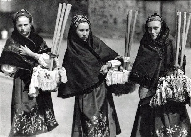 Jose Ortiz Echague (Spanish, 1886-1980) Print: Jose Ortiz Echague (Spanish, 1886-1980) Print. Leon-Trajes de Iglesia. Printed in 1963. 8.00 x 6.00 inches. Not hand-signed unless otherwise stated. Photomechanical Print. Lots that contain nudity