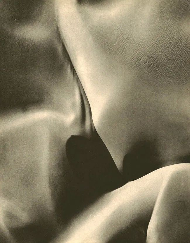 W.A. Garnett Print: W.A. Garnett Print. Abstract. Printed in 1961. 8.00 x 10.25 Not hand-signed unless otherwise stated. Photomechanical Print. Lots that contain nudity have been partially obscured in the listing;