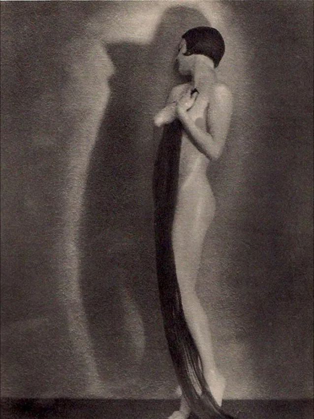 Ludwig Harren Print: Ludwig Harren Print. La Ligne. Printed in 1933. 7.50 x 9.00 inches. Not hand-signed unless otherwise stated. Photomechanical Print. Lots that contain nudity have been partially obscured in the