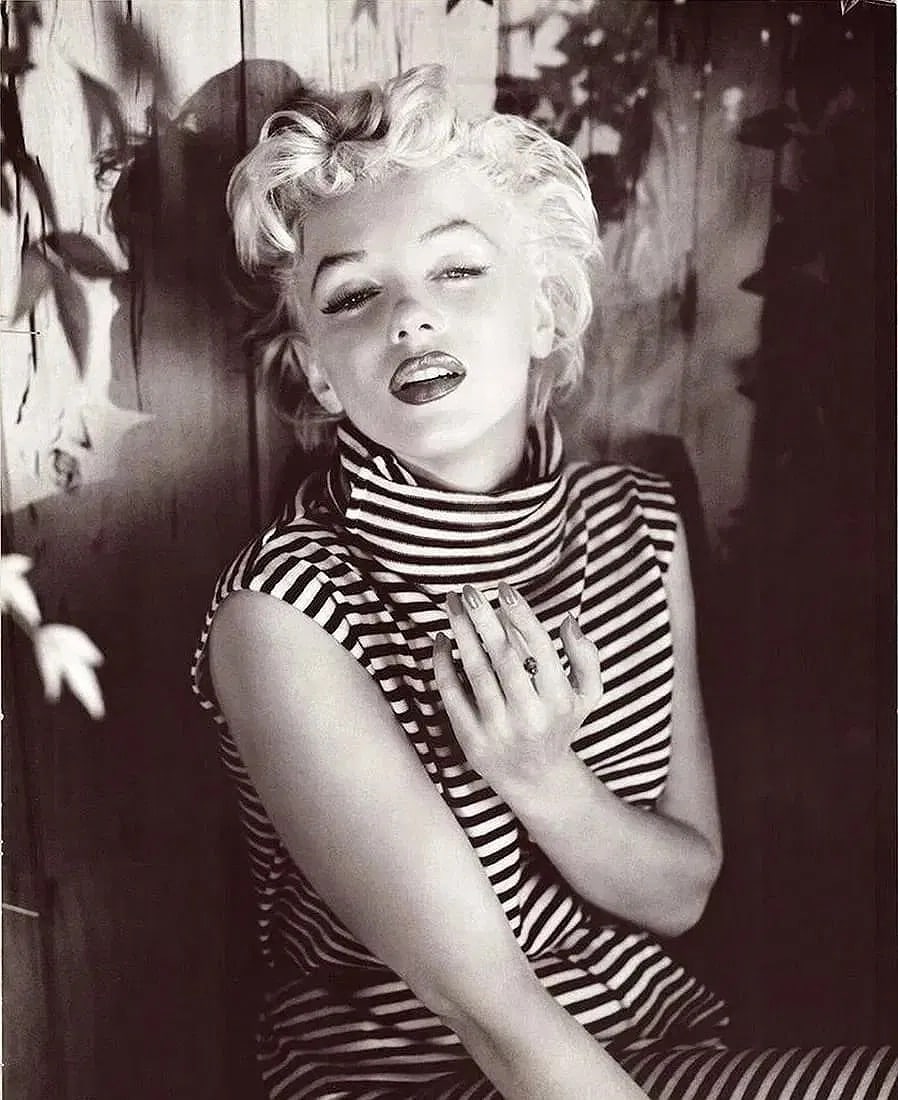 Marilyn Monroe (American, 1926-1962) Print: Marilyn Monroe (American, 1926-1962) Print. Photomechanical Print. Lots that contain nudity have been partially obscured in the listing; unblurred images are available upon request. Unless explicitly 