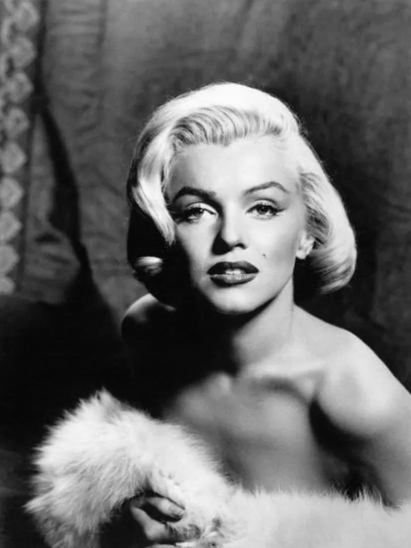 Marilyn Monroe (American, 1926-1962) Print: Marilyn Monroe (American, 1926-1962) Print. "1952". 28.50 x 40.00 inches. Photomechanical Print. Lots that contain nudity have been partially obscured in the listing; unblurred images are available up