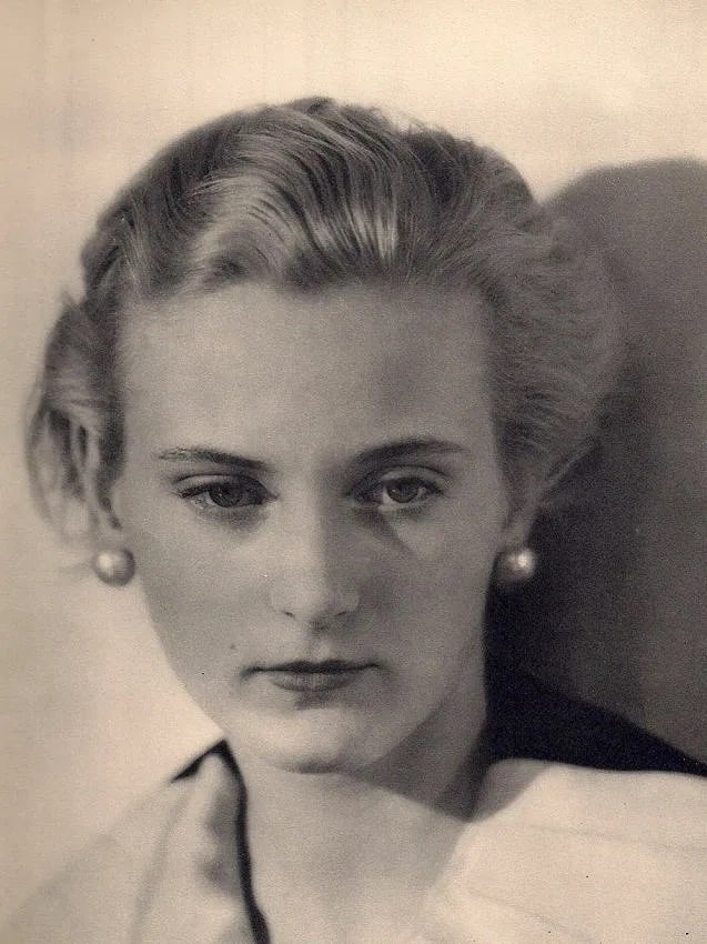 Vigneau, Andre(France, 1892-1968) Print: Vigneau, Andre(France, 1892-1968) Print. Mrs Hubbel. Printed in 1931. 7.00 x 9.00 inches. Not hand-signed unless otherwise stated. Photomechanical Print. Lots that contain nudity have been partially o